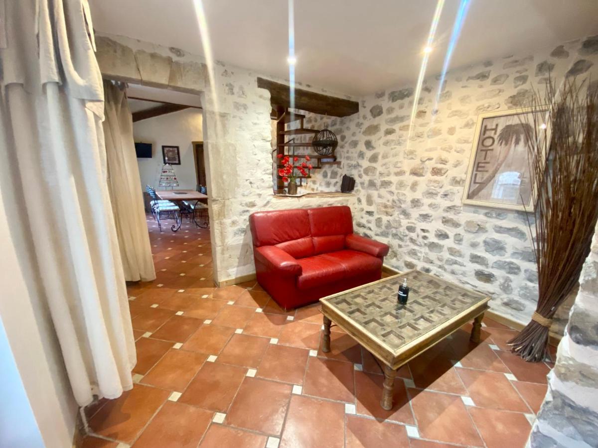 Gite De Groupe 9Ch Ou 3 Gites Independants De 3Ch - Patio Et Piscine Interieure Chauffee Toute L'Annee ヴァロン・ポン・ダルク エクステリア 写真