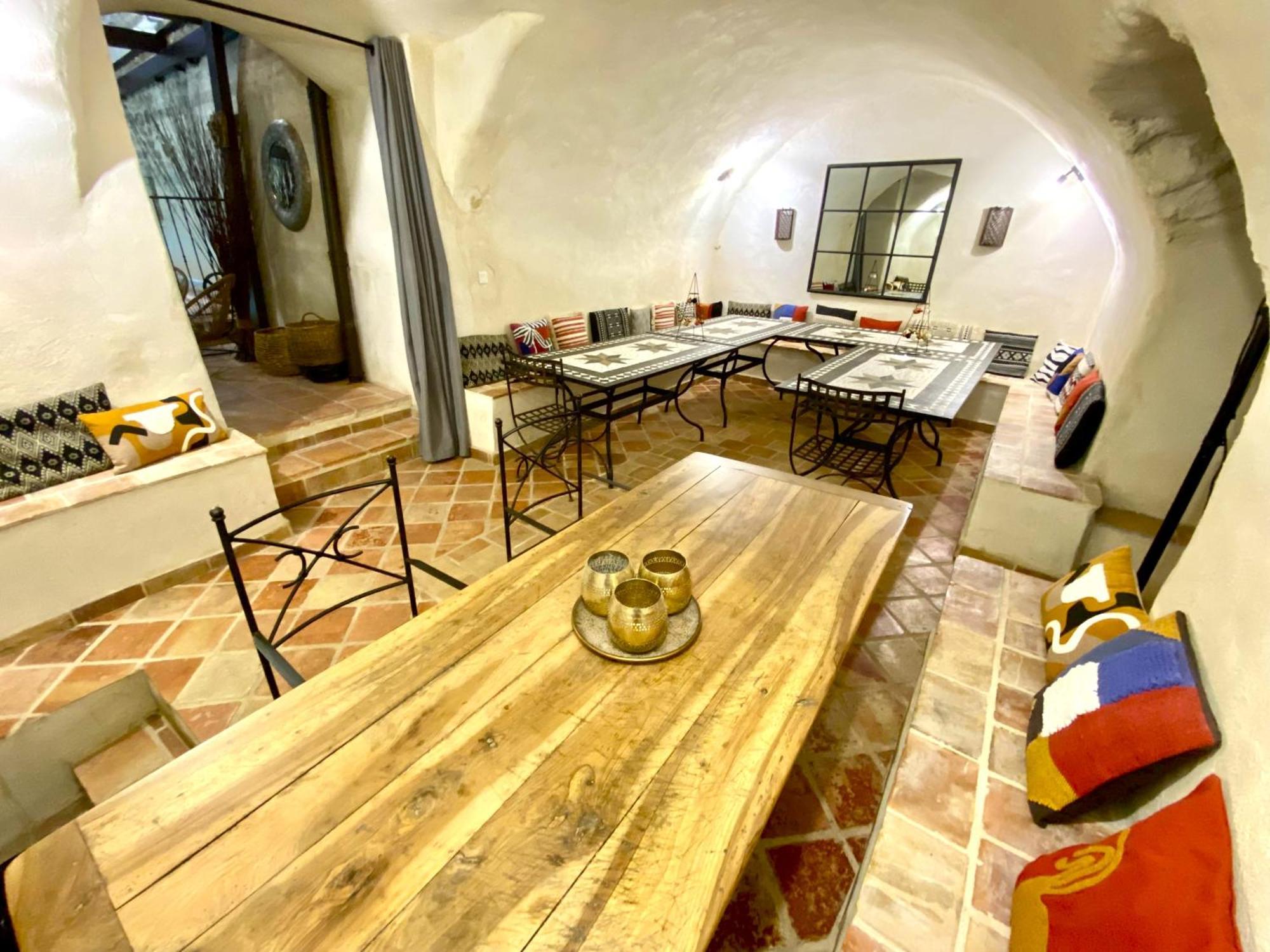 Gite De Groupe 9Ch Ou 3 Gites Independants De 3Ch - Patio Et Piscine Interieure Chauffee Toute L'Annee ヴァロン・ポン・ダルク エクステリア 写真