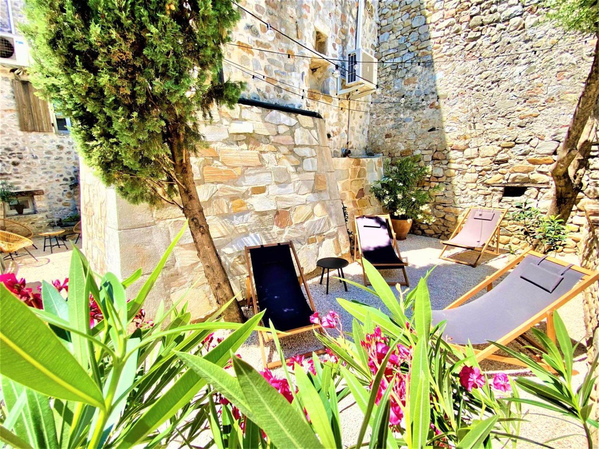 Gite De Groupe 9Ch Ou 3 Gites Independants De 3Ch - Patio Et Piscine Interieure Chauffee Toute L'Annee ヴァロン・ポン・ダルク エクステリア 写真